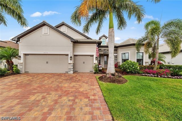 9573 Everglades DR, Naples, FL 34120