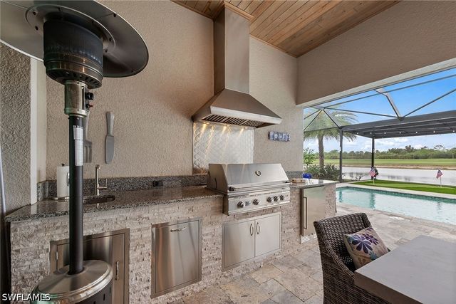 9573 Everglades DR, Naples, FL 34120