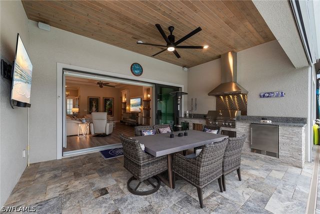 9573 Everglades DR, Naples, FL 34120