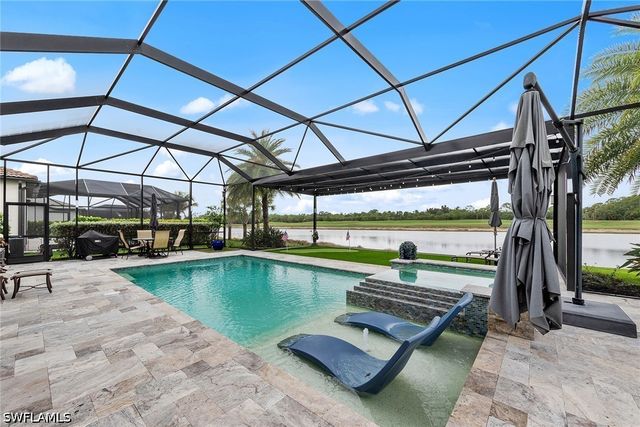 9573 Everglades DR, Naples, FL 34120