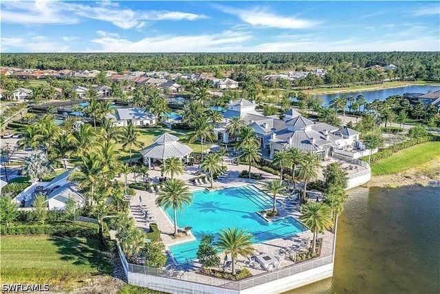 9573 Everglades DR, Naples, FL 34120