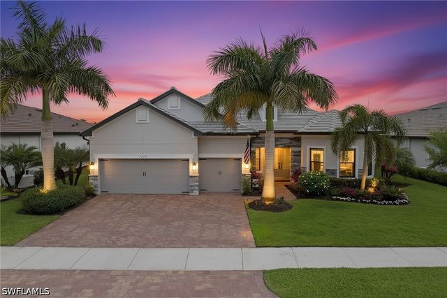 9573 Everglades DR, Naples, FL 34120