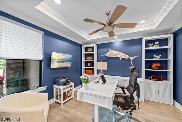 9573 Everglades DR, Naples, FL 34120