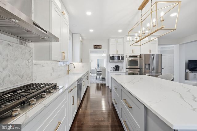 22773 HIGHCREST CIR, Brambleton, VA 20148