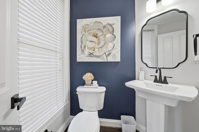 22773 HIGHCREST CIR, Brambleton, VA 20148