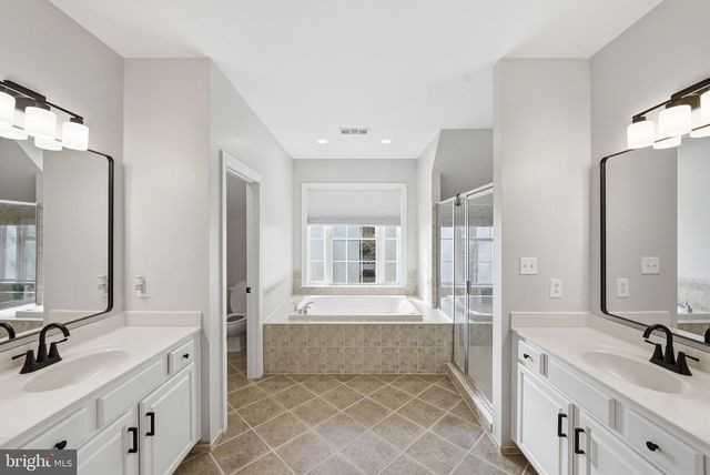 22773 HIGHCREST CIR, Brambleton, VA 20148