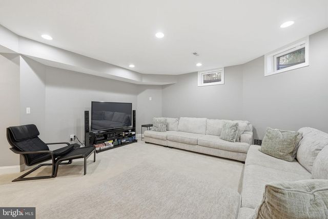 22773 HIGHCREST CIR, Brambleton, VA 20148