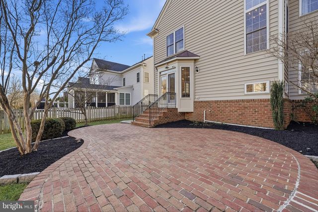 22773 HIGHCREST CIR, Brambleton, VA 20148