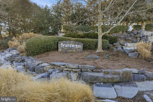 22773 HIGHCREST CIR, Brambleton, VA 20148