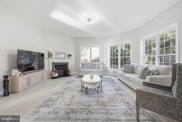 22773 HIGHCREST CIR, Brambleton, VA 20148