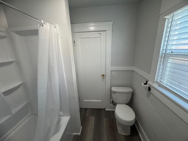 987 N Adoline Avenue, Fresno, CA 93728