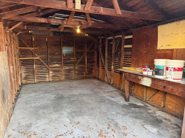 987 N Adoline Avenue, Fresno, CA 93728