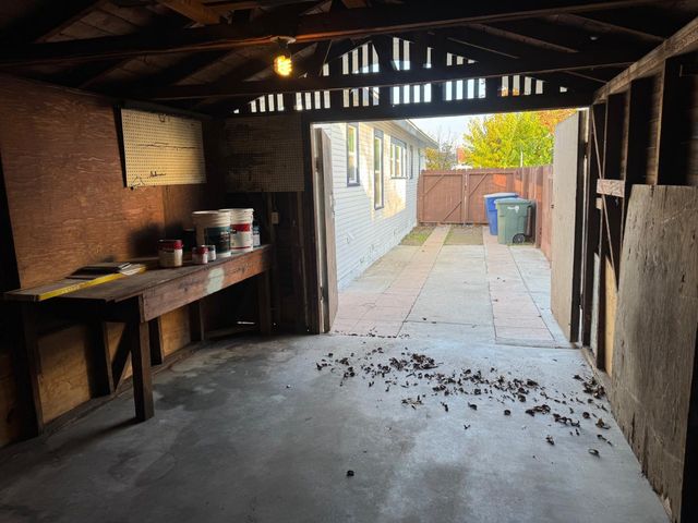 987 N Adoline Avenue, Fresno, CA 93728