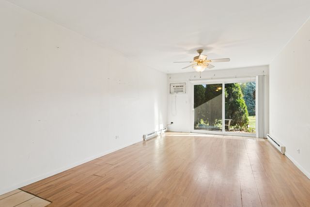 802 E Old Willow Road 113, Prospect Heights, IL 60070