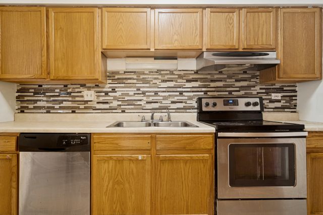 802 E Old Willow Road 113, Prospect Heights, IL 60070