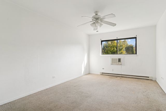 802 E Old Willow Road 113, Prospect Heights, IL 60070