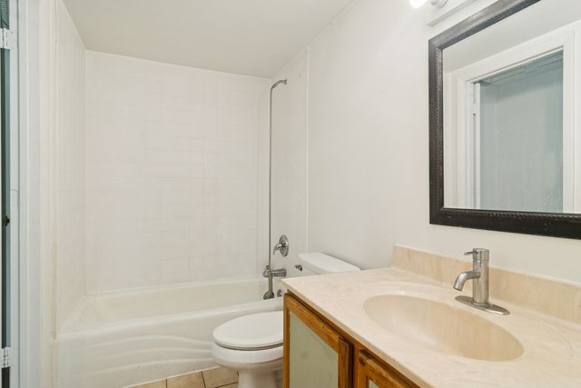 802 E Old Willow Road 113, Prospect Heights, IL 60070