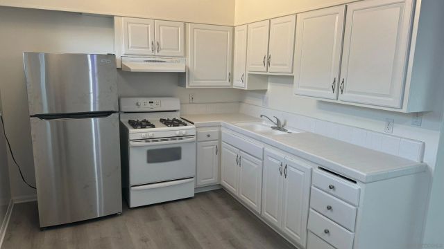 4885 Cole St 36, San Diego, CA 92117