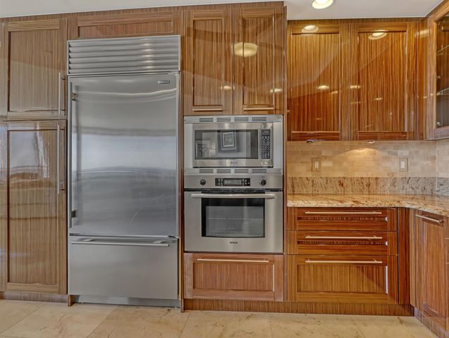 2700 N Ocean Drive 2105b, Singer Island, FL 33404