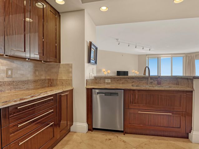 2700 N Ocean Drive 2105b, Singer Island, FL 33404