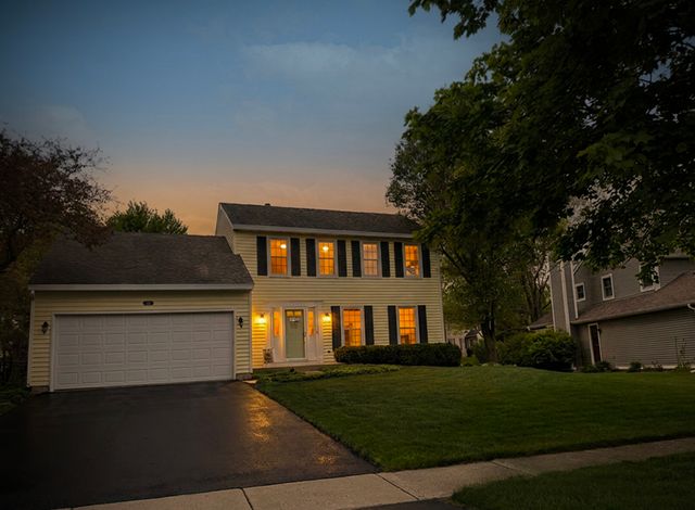 401 Aldrin Avenue, Batavia, IL 60510