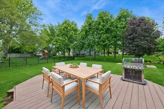 401 Aldrin Avenue, Batavia, IL 60510