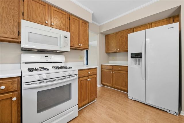 401 Aldrin Avenue, Batavia, IL 60510