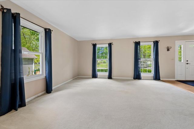 401 Aldrin Avenue, Batavia, IL 60510