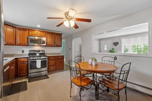 27 Sunset Rd, Dracut, MA 01826
