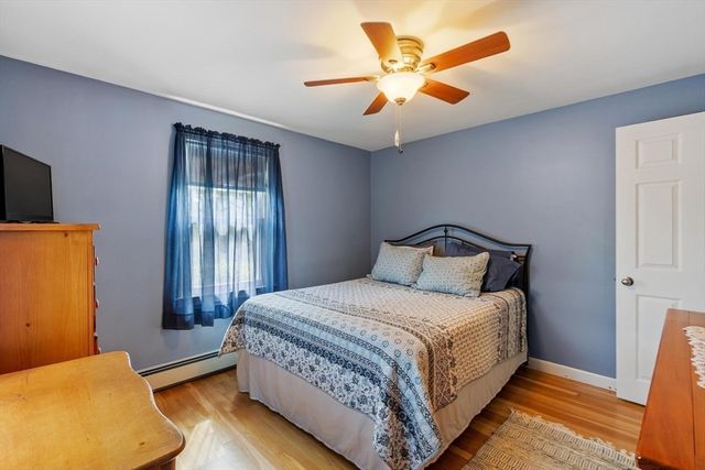 27 Sunset Rd, Dracut, MA 01826