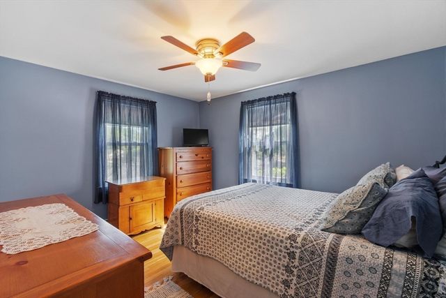 27 Sunset Rd, Dracut, MA 01826