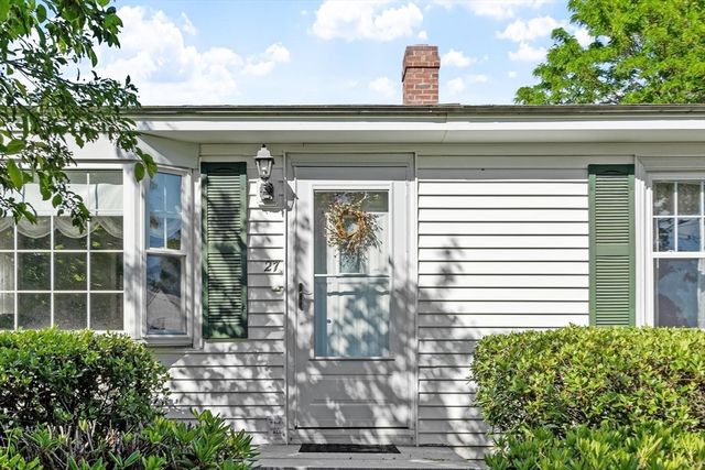 27 Sunset Rd, Dracut, MA 01826