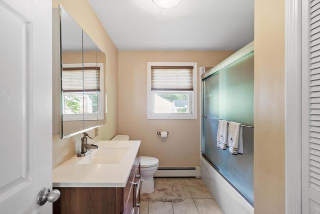 27 Sunset Rd, Dracut, MA 01826