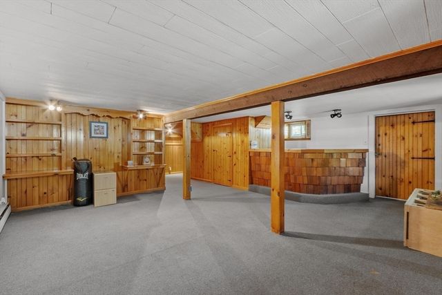 27 Sunset Rd, Dracut, MA 01826