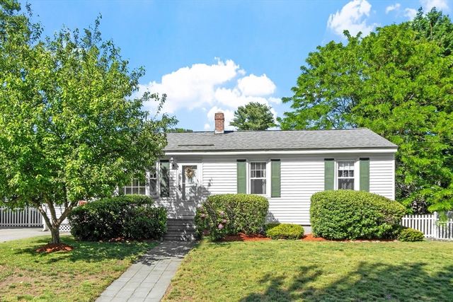27 Sunset Rd, Dracut, MA 01826