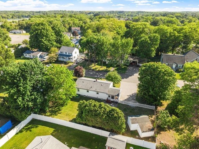 27 Sunset Rd, Dracut, MA 01826