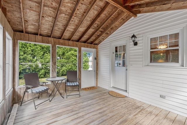 27 Sunset Rd, Dracut, MA 01826