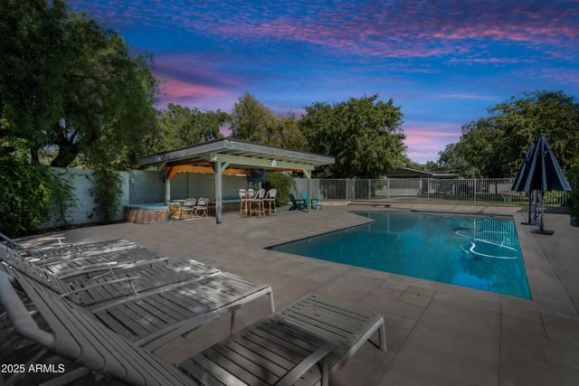 2007 E RANCHO Drive, Phoenix, AZ 85016