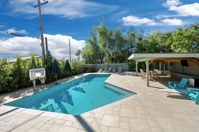 2007 E RANCHO Drive, Phoenix, AZ 85016