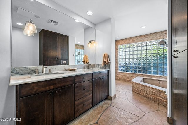 2007 E RANCHO Drive, Phoenix, AZ 85016