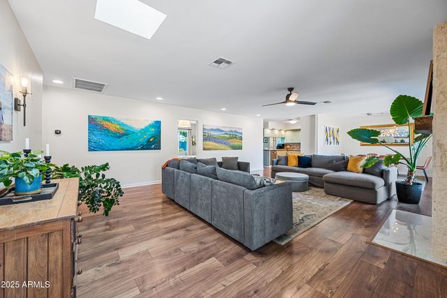 2007 E RANCHO Drive, Phoenix, AZ 85016