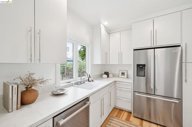368 Hudson, Oakland, CA 94618