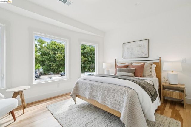 368 Hudson, Oakland, CA 94618