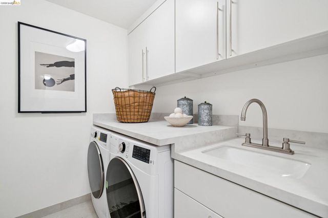 368 Hudson, Oakland, CA 94618