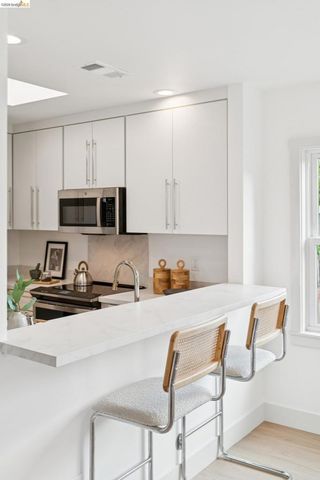 368 Hudson, Oakland, CA 94618