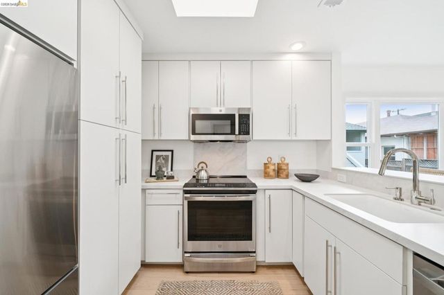 368 Hudson, Oakland, CA 94618