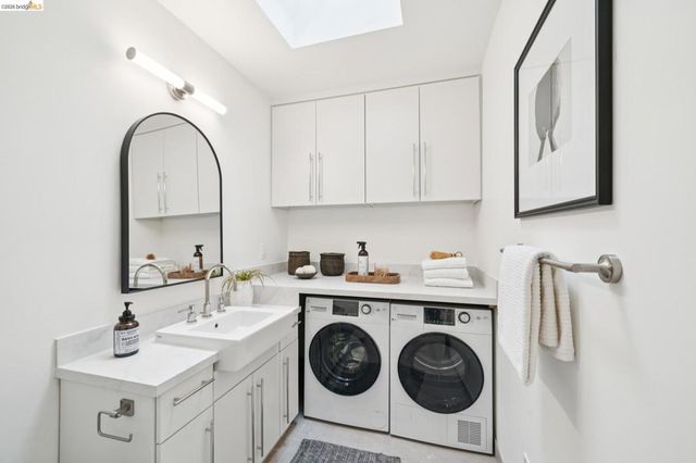 368 Hudson, Oakland, CA 94618