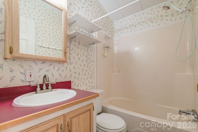 52 Strollers Lane, Waynesville, NC 28785