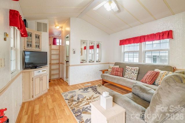 52 Strollers Lane, Waynesville, NC 28785