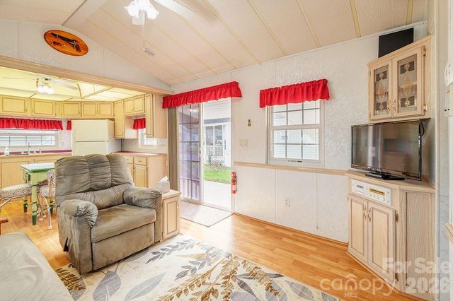 52 Strollers Lane, Waynesville, NC 28785